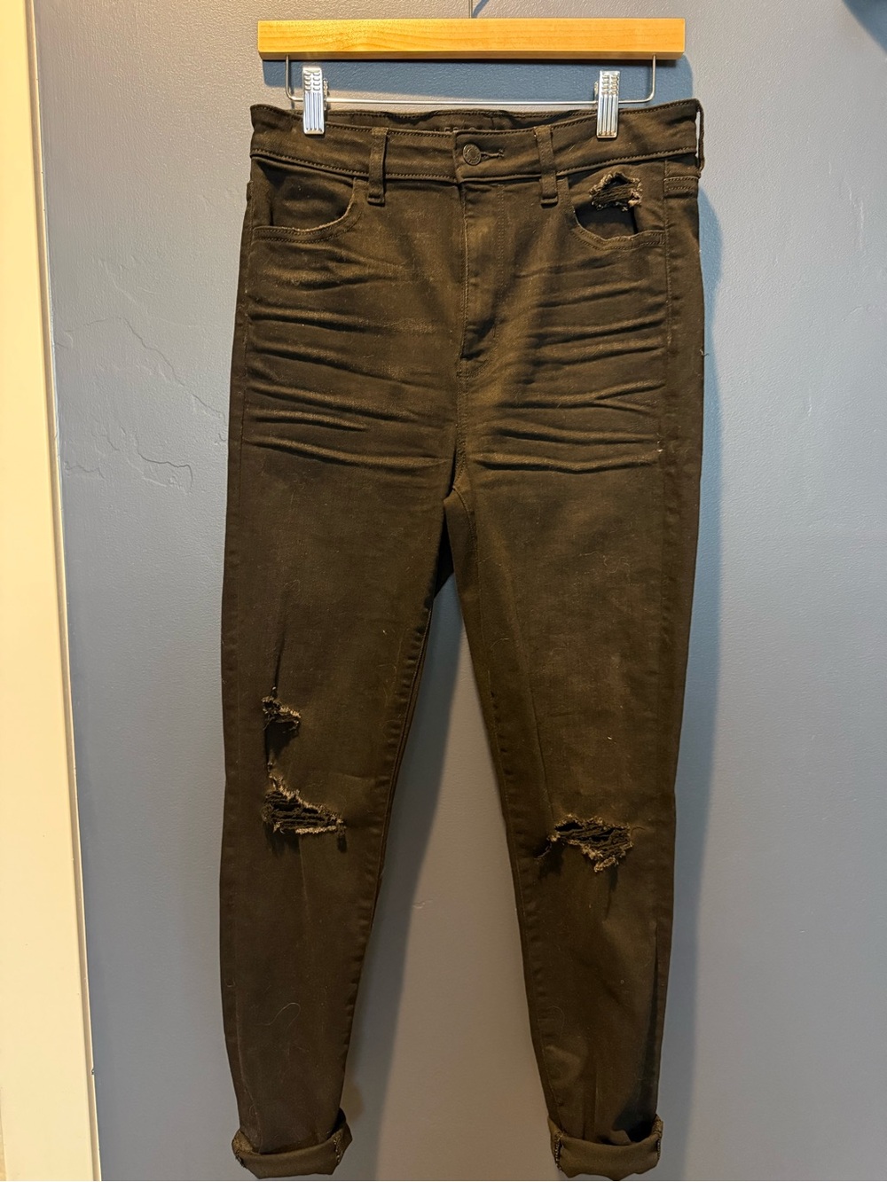 American Eagle Outfitters Black Distressed Super Hi-Rise Jeggings